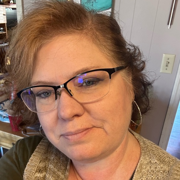 Meet your Posher, Gidget - Picture 2 of 2